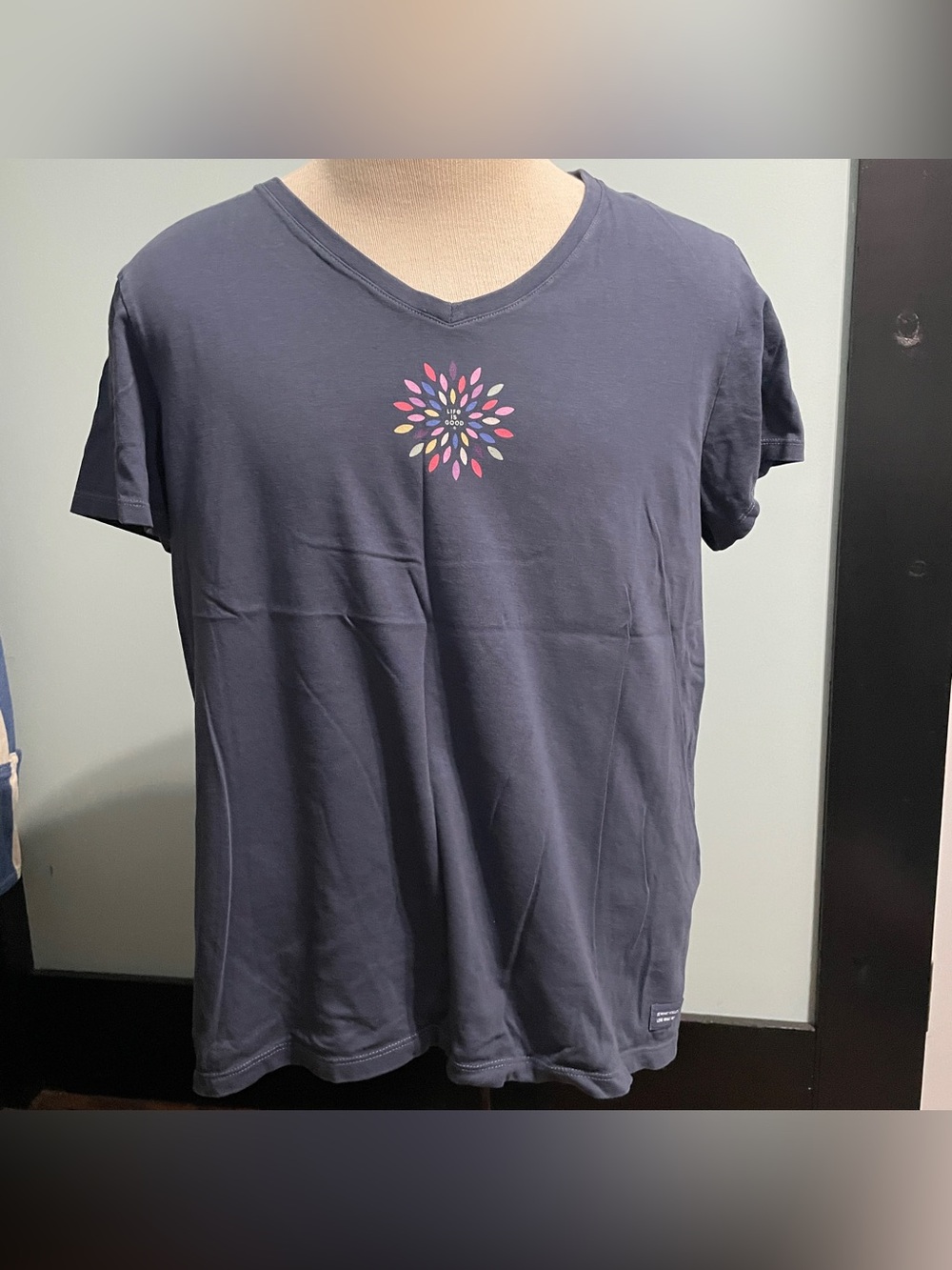 Life is Good navy blue flower tee XL